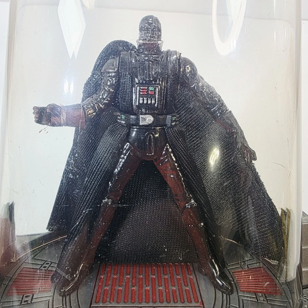 Star Wars Darth Vader Hasbro 2005 Titanium Series Die Cast Action Figure in Case